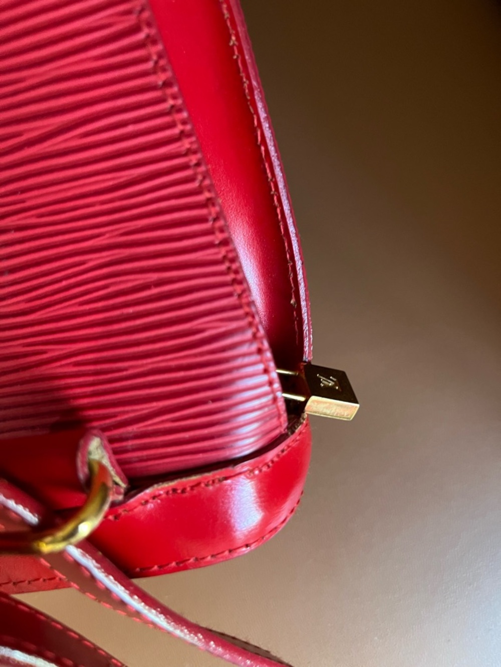 Louis Vuitton Vintage Ref Leather & Red Suede Women's Red Back pack Gold accents - Picture 5 of 10